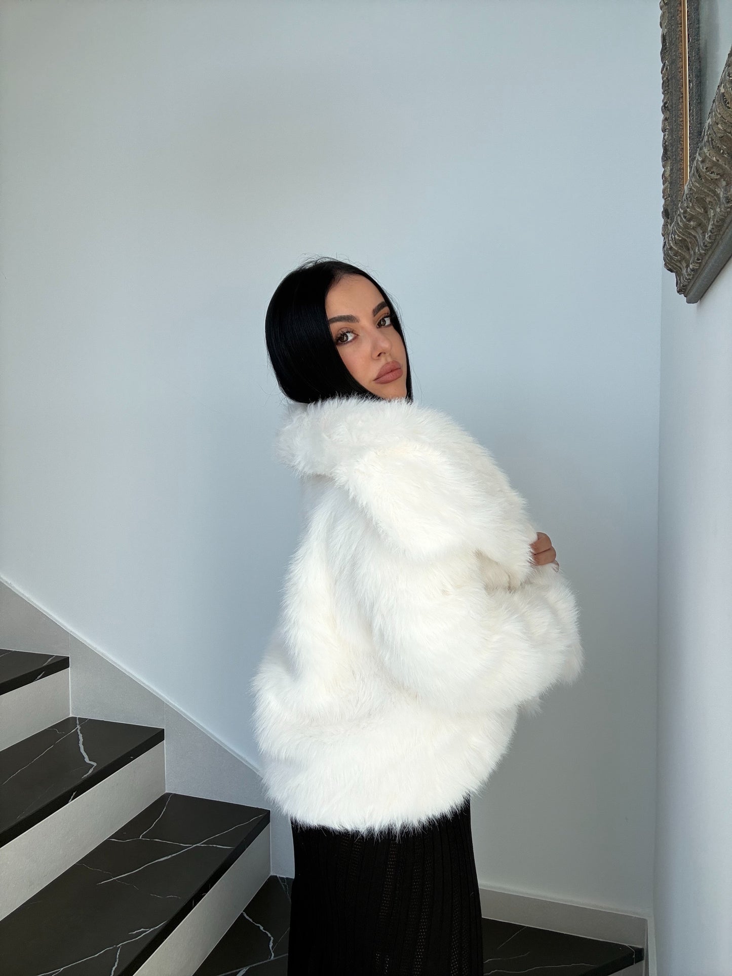 Abrigo Corto Efecto Pelo