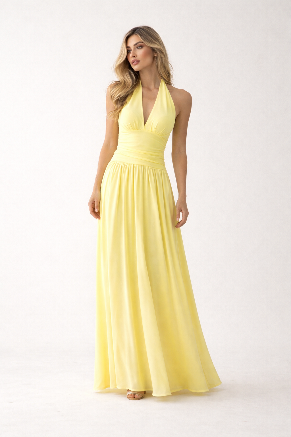 Vestido Halter Fluido Largo
