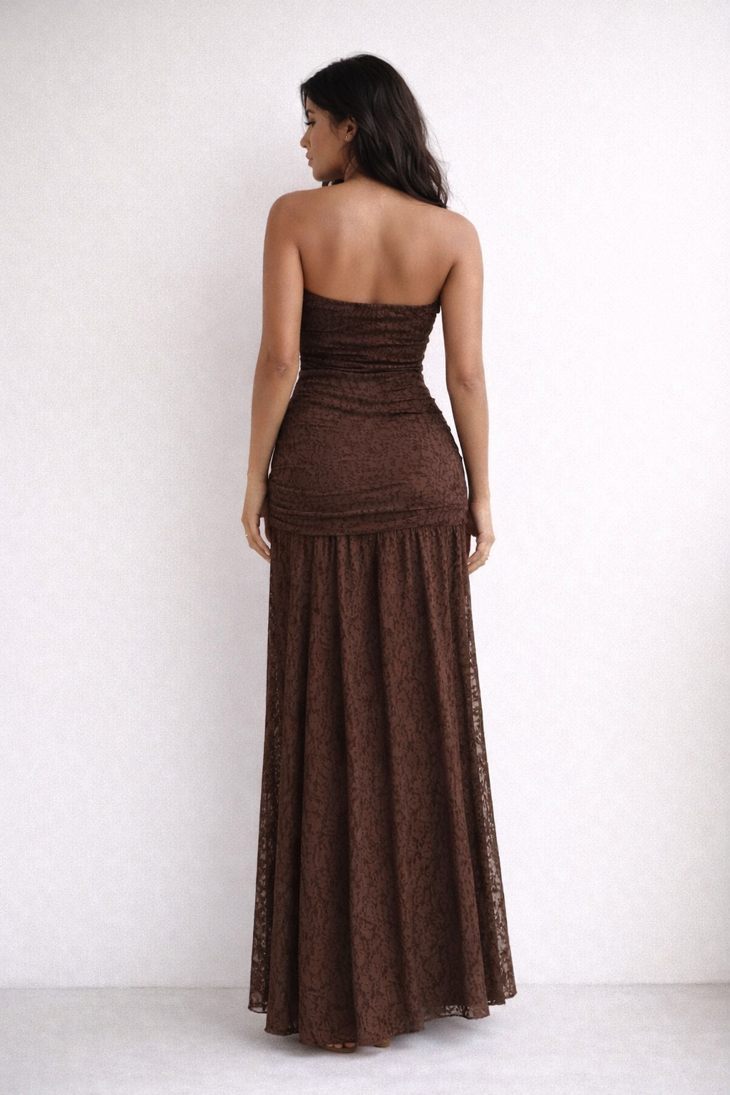 Vestido largo encaje palabra de honor