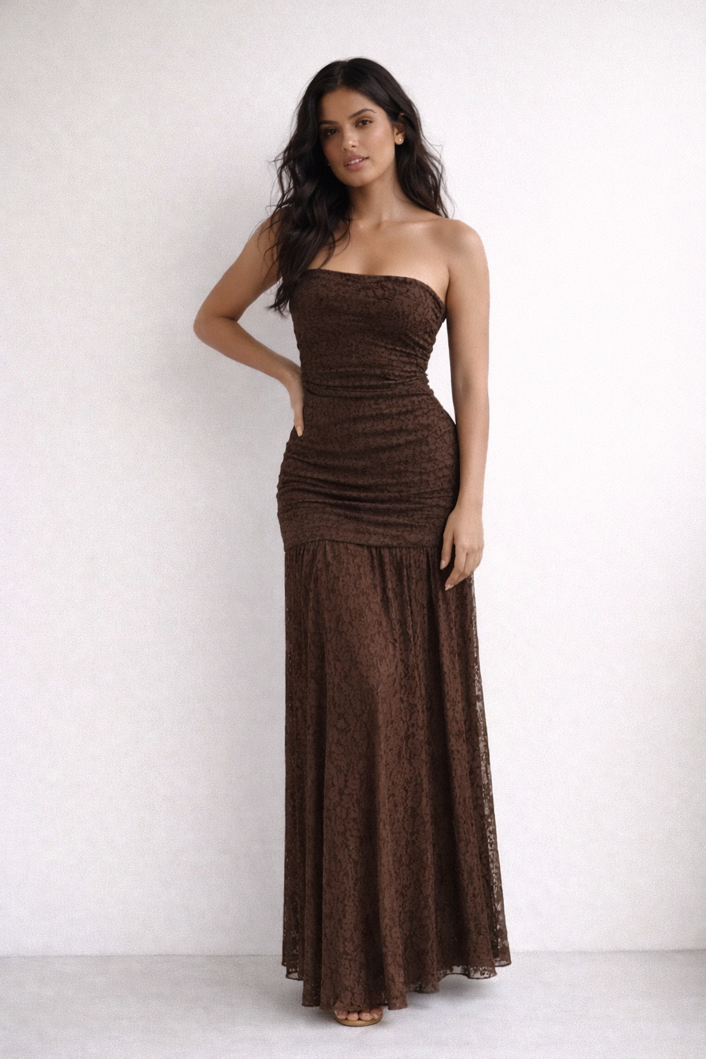 Vestido largo encaje palabra de honor