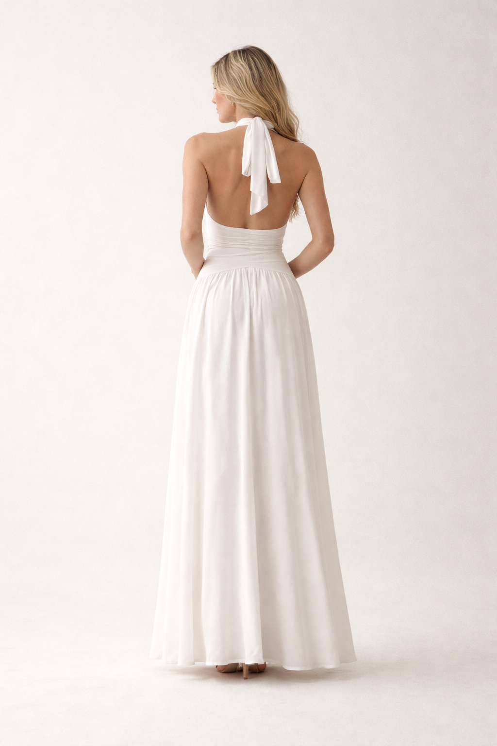 Vestido Halter Fluido Largo