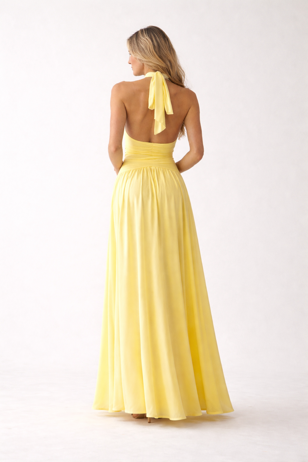 Vestido Halter Fluido Largo
