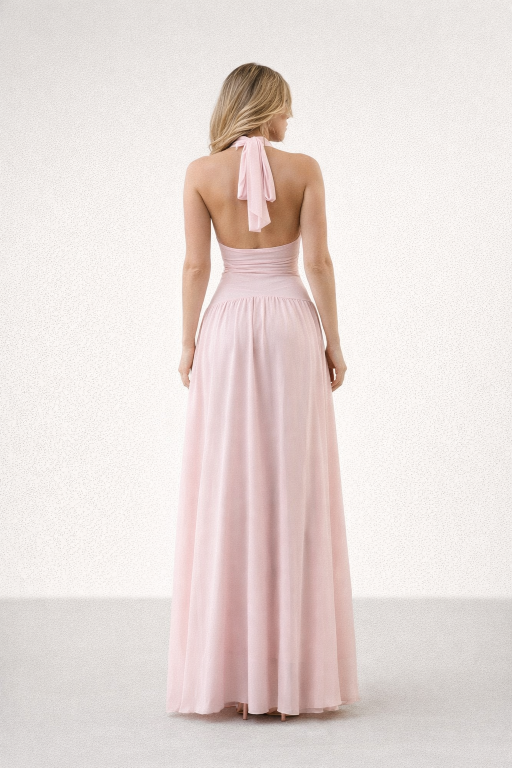 Vestido Halter Fluido Largo